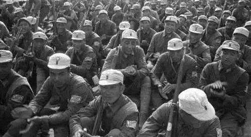 他是八路军115师参谋长<strong></p>
<p>三万法币</strong>，却携带三万元军费失踪，不失踪至少上将