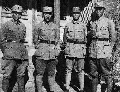 115师参谋长周昆<strong></p>
<p>三万法币</strong>，携带三万元军费神秘失踪，至今查无音信