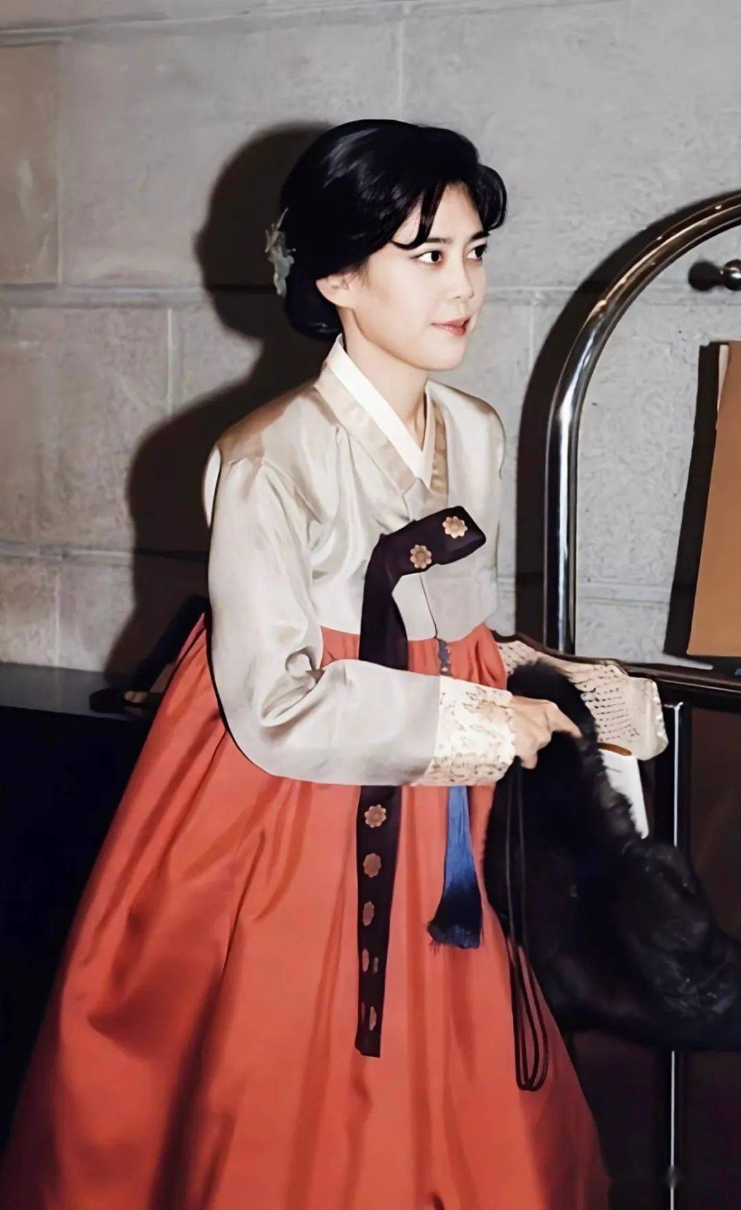 52岁三星大公主难得公开亮相<strong></p>
<p>币友网</strong>，活力回春眼睛笑弯，这状态太羡慕了……