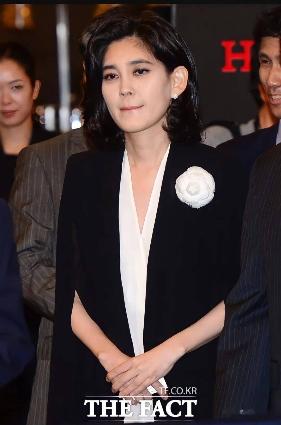 52岁三星大公主难得公开亮相<strong></p>
<p>币友网</strong>，活力回春眼睛笑弯，这状态太羡慕了……