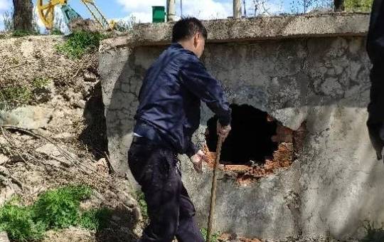废弃防空洞<strong></p>
<p>挖矿机</strong>，“电耗子”深藏55台矿机盗电“挖矿”