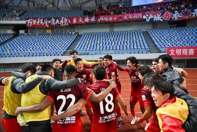 中超争冠神转折：申花拱手让出榜首<strong></p>
<p>股票行情走势图</strong>，海港卫冕只需击败津门虎