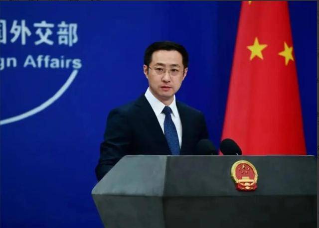 赖清德返台<strong></p>
<p>牛藏</strong>，解放军15艘舰船环绕台海，4枚空飘气球升空侦查