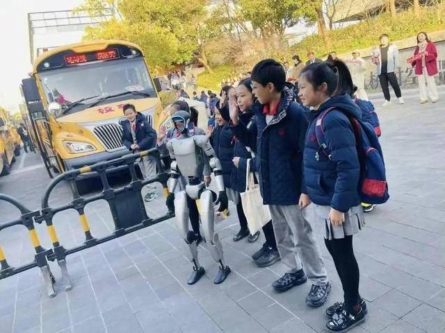 怪不得宇树机器人抢不到！抢到的人已经开始赚钱：租出去<strong></p>
<p>币安币钱包</strong>，一天收费5000元至1.5万元