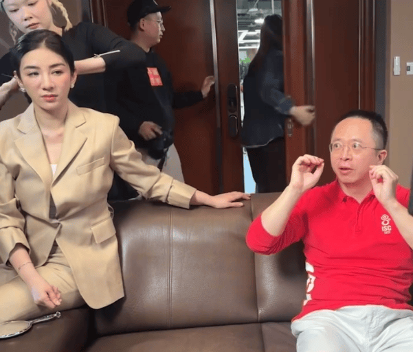 周鸿祎回应参演的短剧辣眼睛：黄奕诱惑<strong></p>
<p>安币交易所</strong>我的剧情是DeepSeek设计的
