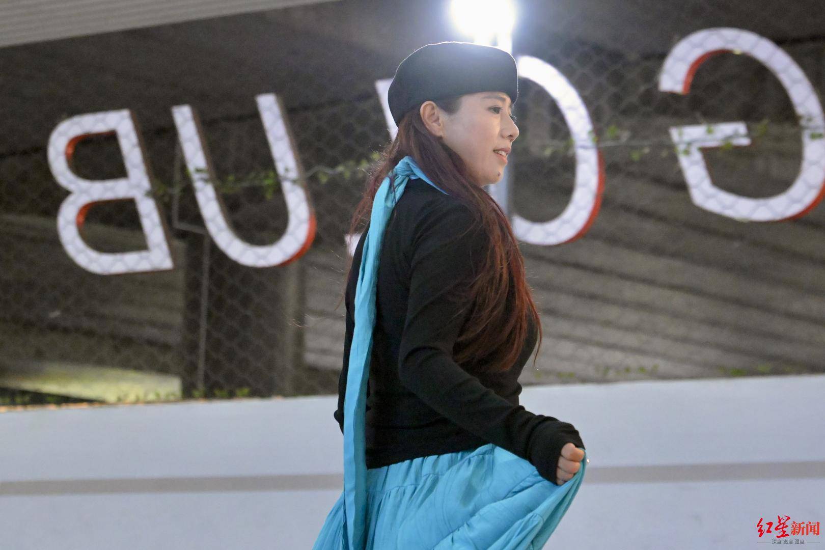 50岁刘阿姨在成都逆风翻盘：从多次病危<strong></p>
<p>美剧</strong>，到滑板“少女”