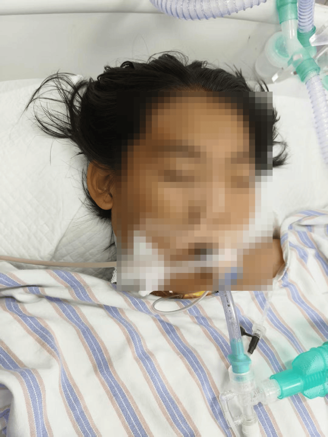 14岁女孩在拓展营遭体罚去世<strong></p>
<p>宫廷</strong>，班主任因截留其给父母信件受审