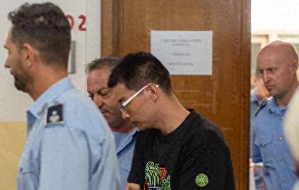 孟晚舟事件再现？美国在意大利拘捕中企高管<strong></p>
<p>币圈最新消息</strong>，中方反制以牙还牙，让美破防