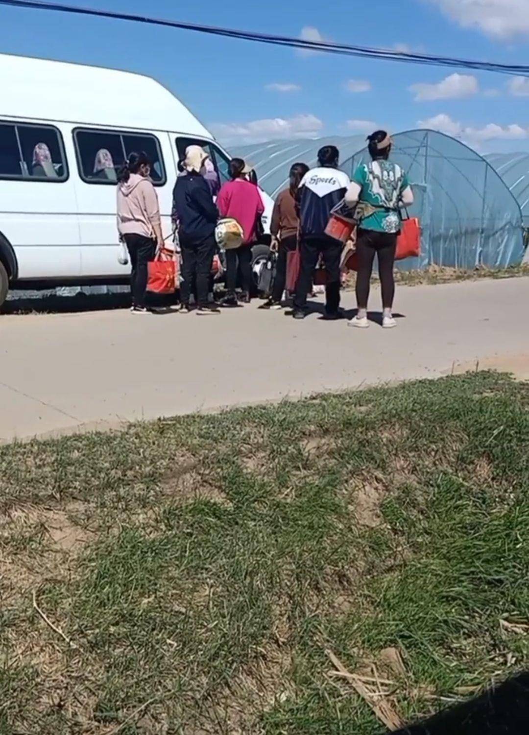 大同失联客车女司机亲属发声：她40多岁有一儿一女<strong></p>
<p>币圈交易所</strong>，村民凌晨四点会坐她的车去干活