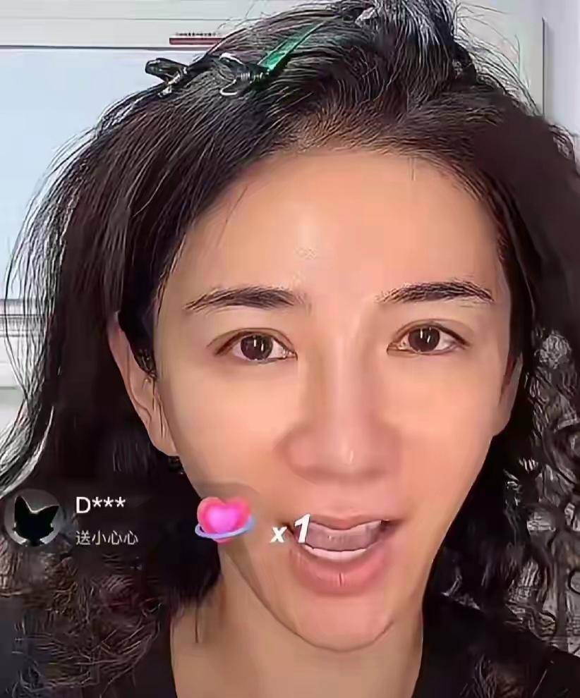 考古|黄奕为护女怒怼网友<strong></p>
<p>币圈老大</strong>，曾被霍思燕点名炮轰，近年靠综艺翻红的童年女神再引争议？