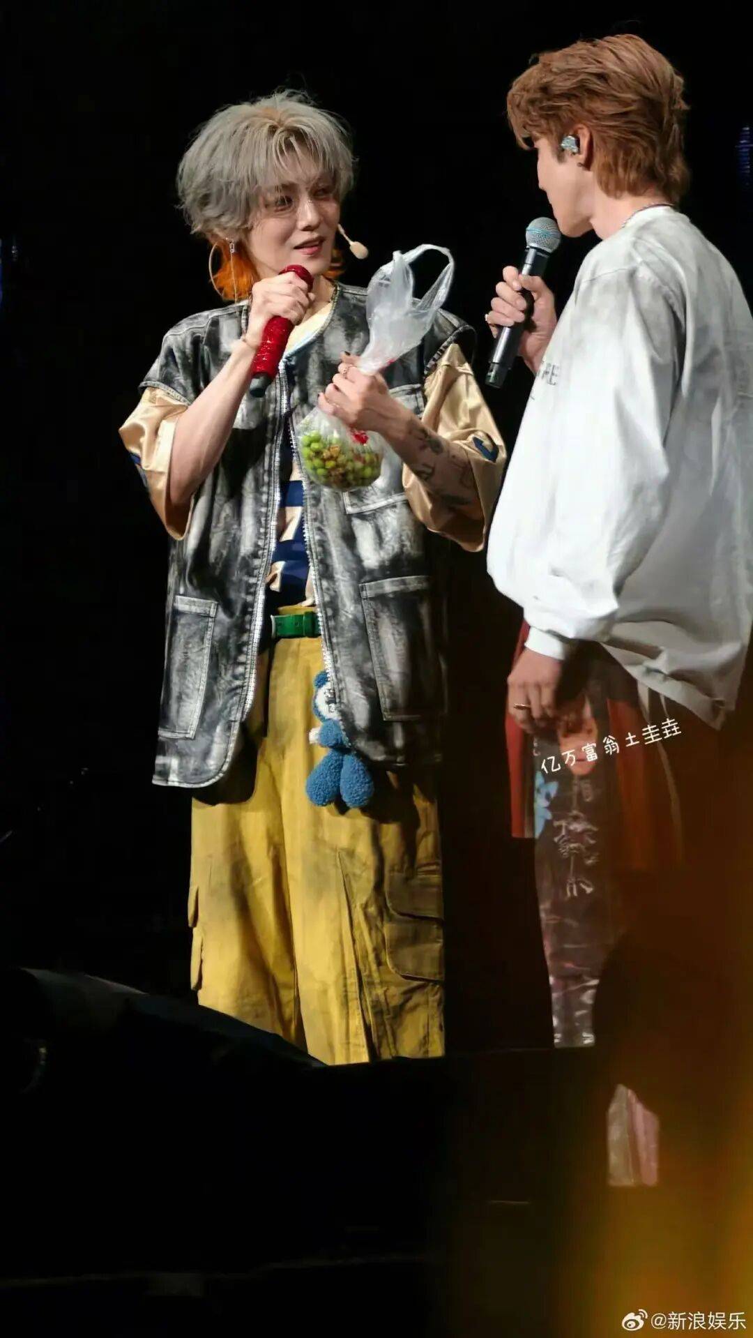 鹿晗拿走路人莲子误以为是粉丝礼物<strong></p>
<p>卡波币行情</strong>，当事人：请好好享用，希望鹿哥吃得开心！