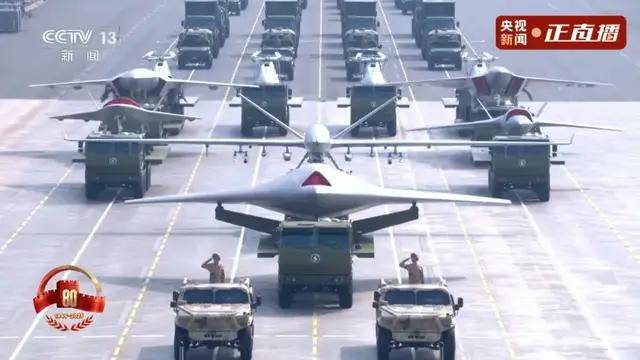 不装了<strong></p>
<p>柴犬币</strong>！一口气看完九三大阅兵武器装备！谁说我们一个也不认识？
