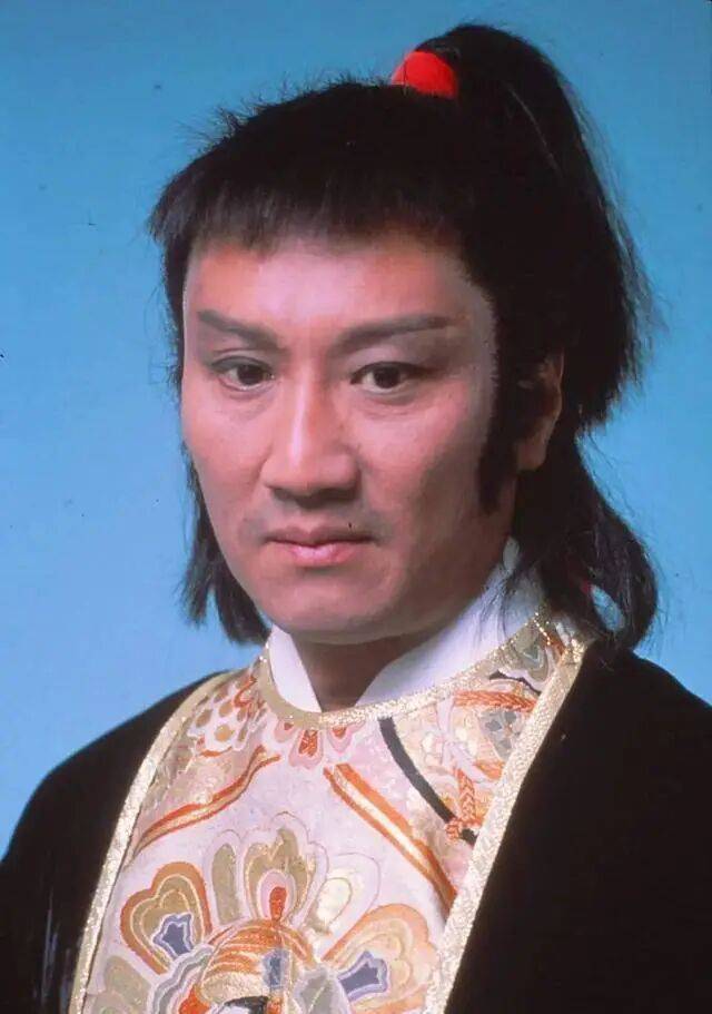考古|89岁谢贤现身依旧时髦！与小49岁女友分手后开搞事业<strong></p>
<p>柴犬币最新价格</strong>，疑已交代后事的他太潇洒