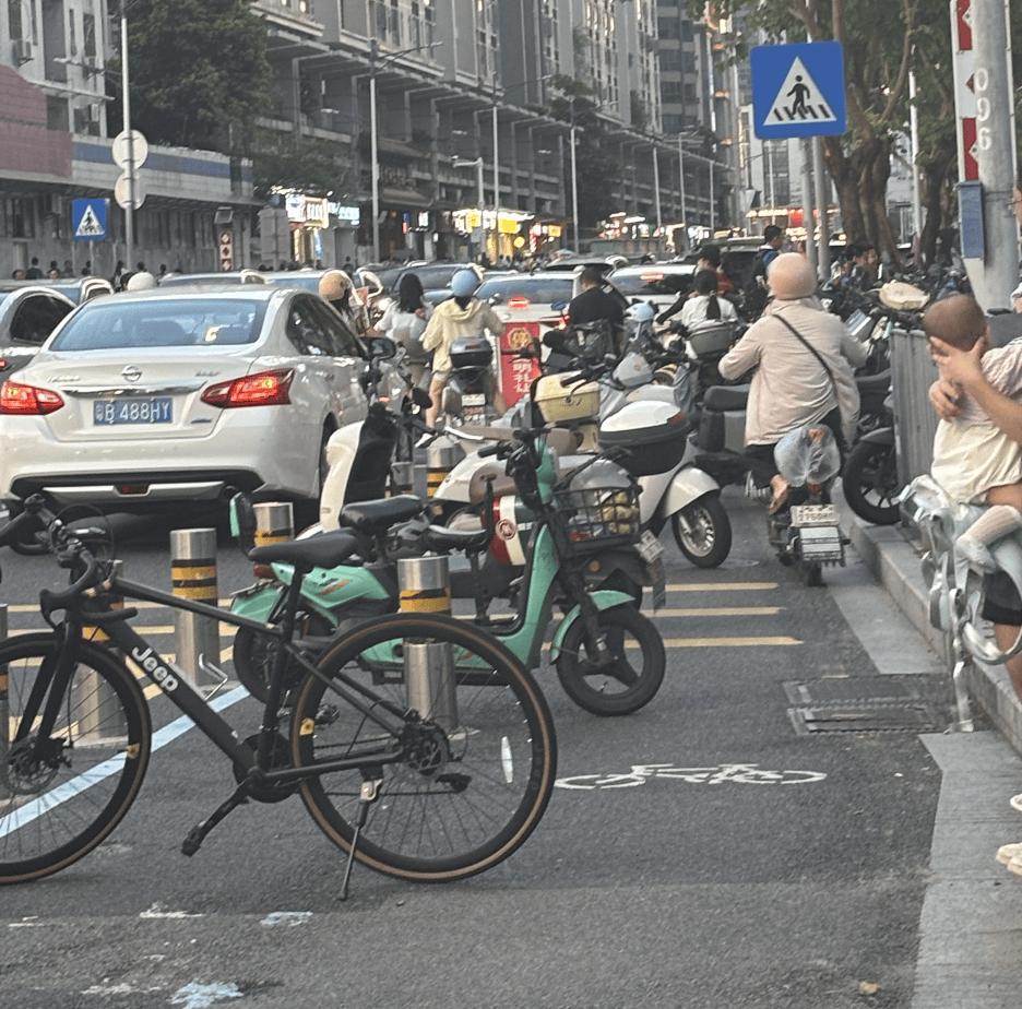 深圳一医院门口被指“举步维艰”<strong></p>
<p>加密货币</strong>！整治后记者实探:仍很堵