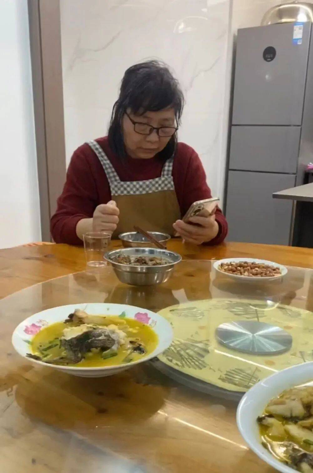 “看到妈妈46个未接来电<strong></p>
<p>加密数字货币</strong>，心像被重锤击中”