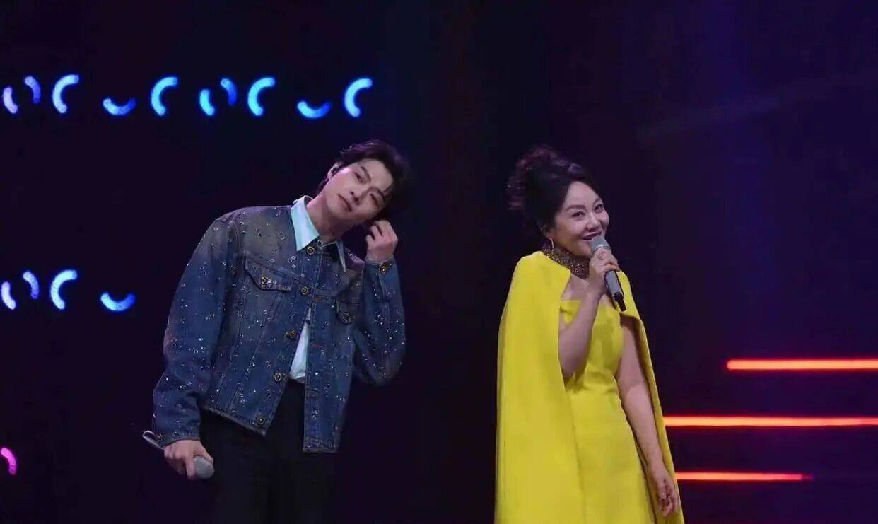 闫妮微醺式演唱再上热搜！35岁爆红后速成大满贯视后<strong></p>
<p>加密货币交易所</strong>，她是松弛美学的代言人