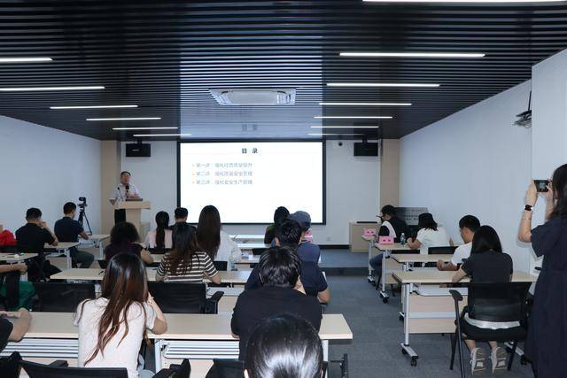 落实企业主体责任<strong></p>
<p>加密货币交易所</strong>，市监盐田局产品质量安全宣传“进企业”