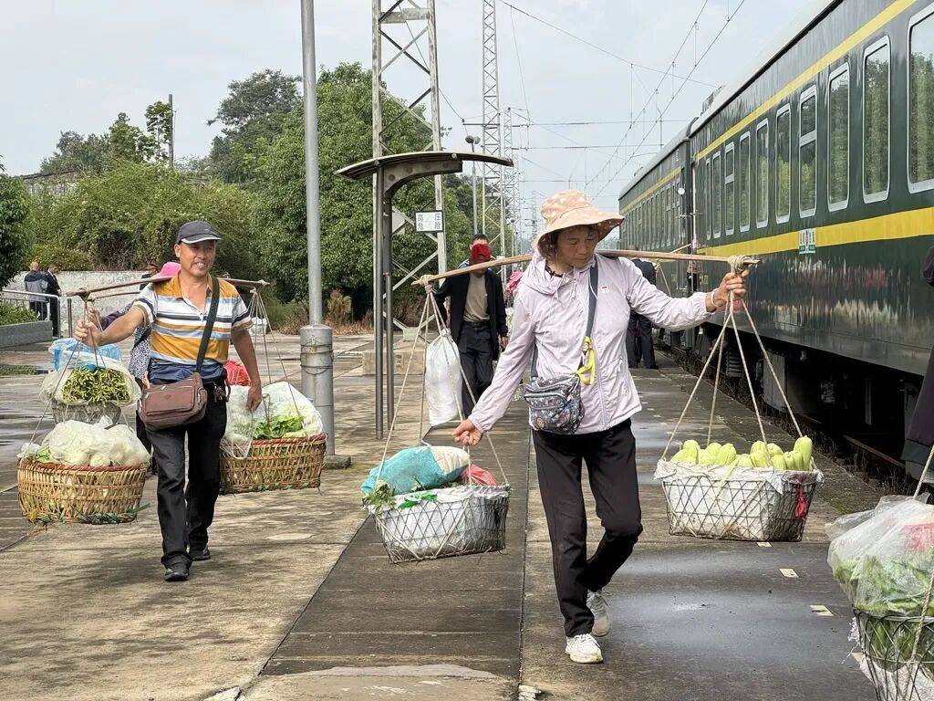 纸质火车票退场<strong></p>
<p>加密货币交易所</strong>，每道折痕里都藏着远方、爱情与山河记忆