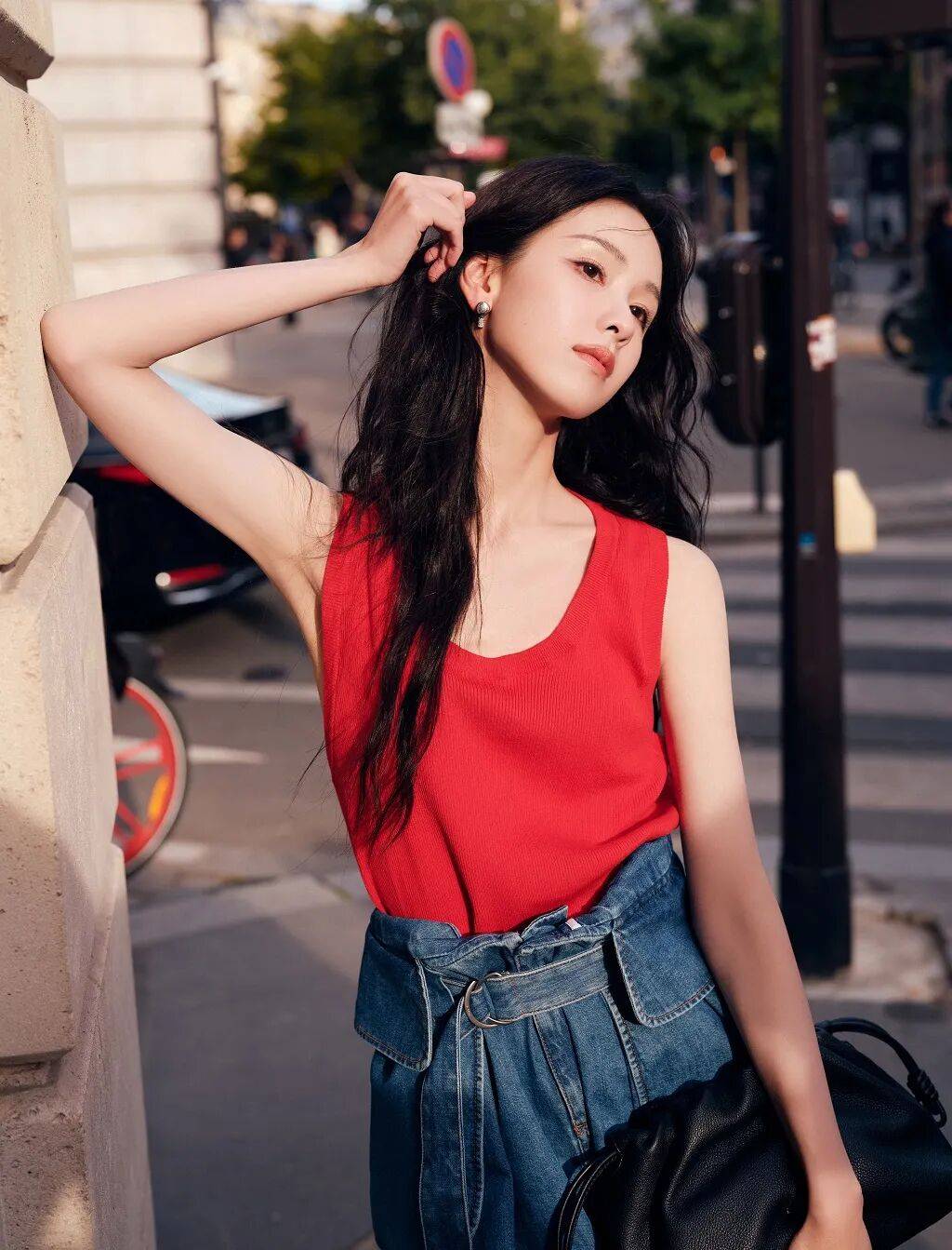 时装周上的女明星<strong></p>
<p>加密货币</strong>，秋冬氛围感一键封顶！