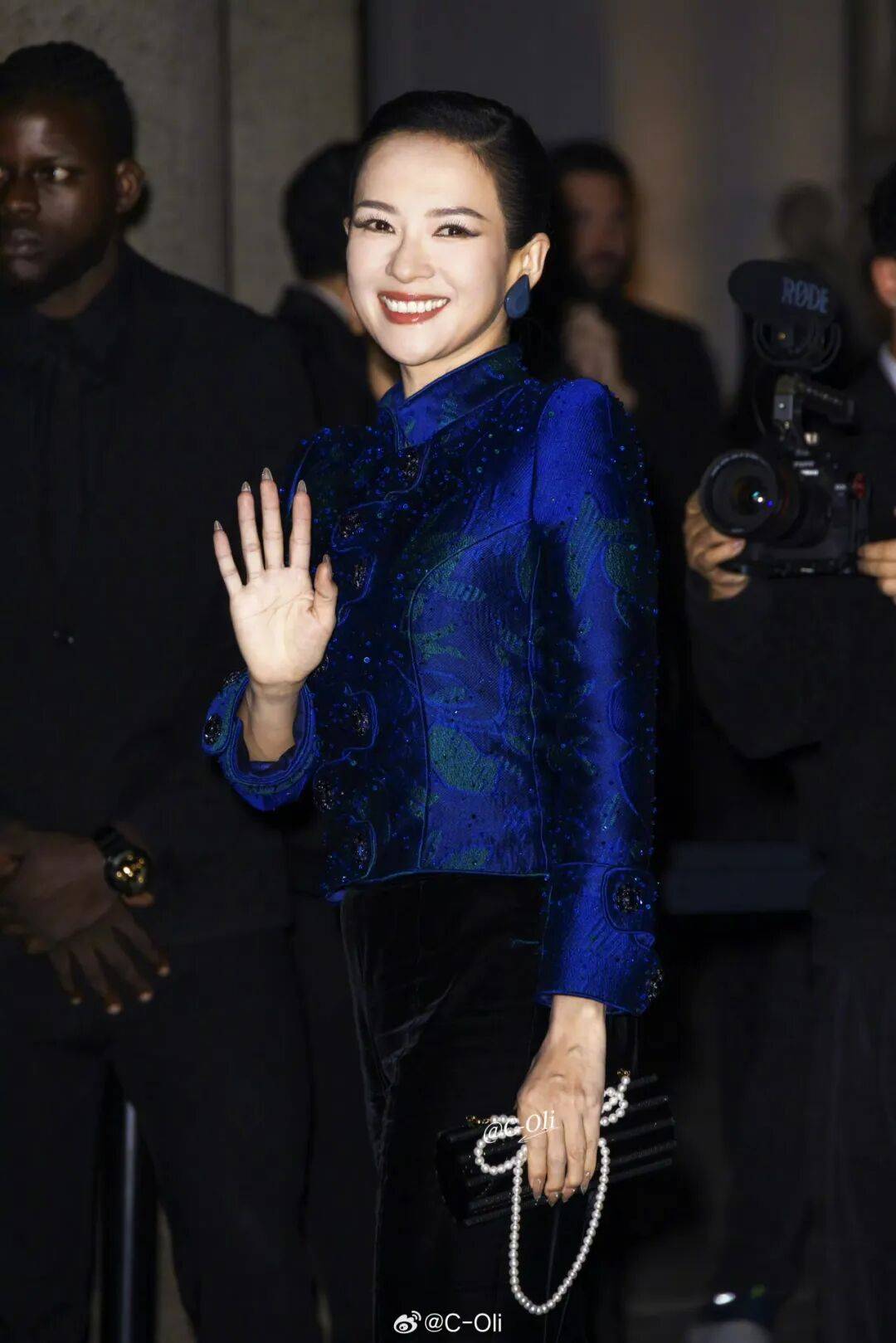 时装周上的女明星<strong></p>
<p>加密货币</strong>，秋冬氛围感一键封顶！
