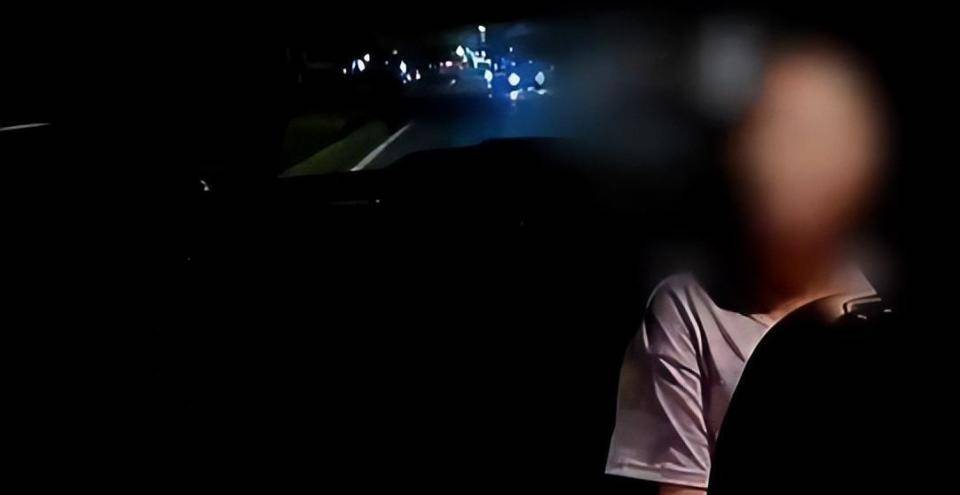 女子打车不给高速过路费<strong></p>
<p>加密货币钱包</strong>，扬言“没钱我不给，有钱我也不给” ！司机将其送回起点