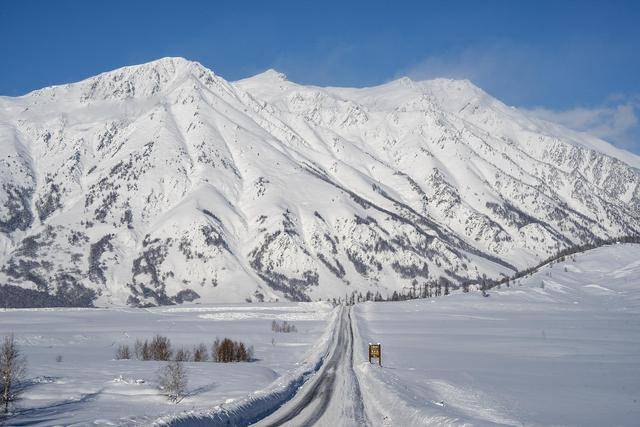新疆喀纳斯景区遭遇降温降雪<strong></p>
<p>加密货币钱包</strong>，道路仍处于管制状态