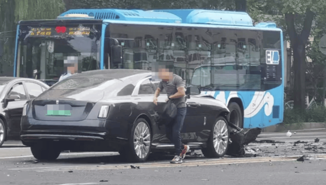 “劳斯莱斯逆行车祸”事件白车家属发声：“丈夫多处骨折！往后日子不知道怎么过”<strong></p>
<p>加密货币价格</strong>，陈震深夜再道歉，并回应“我方律师会全力配合”