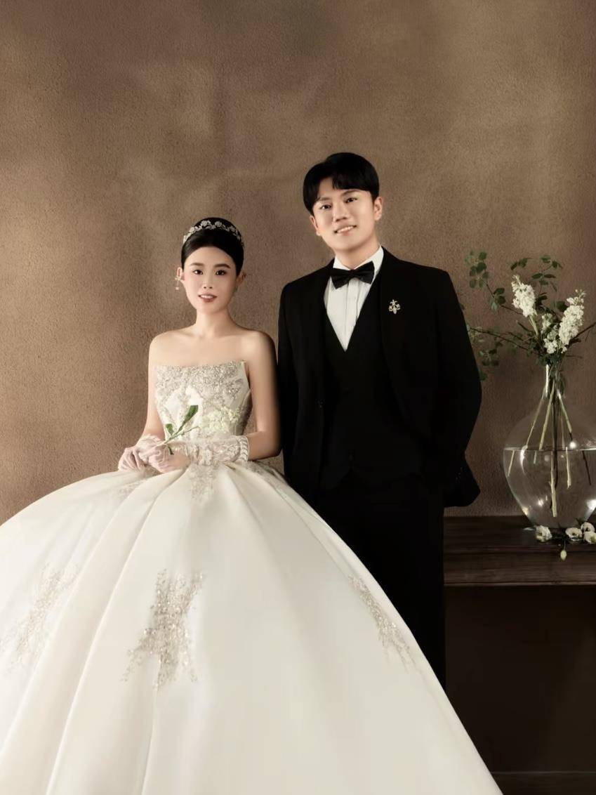 “千万富翁”解克锋儿子解清帅将举办婚礼<strong></p>
<p>加密货币概念股</strong>，解克锋：很开心，邀请了部分寻亲家长参加