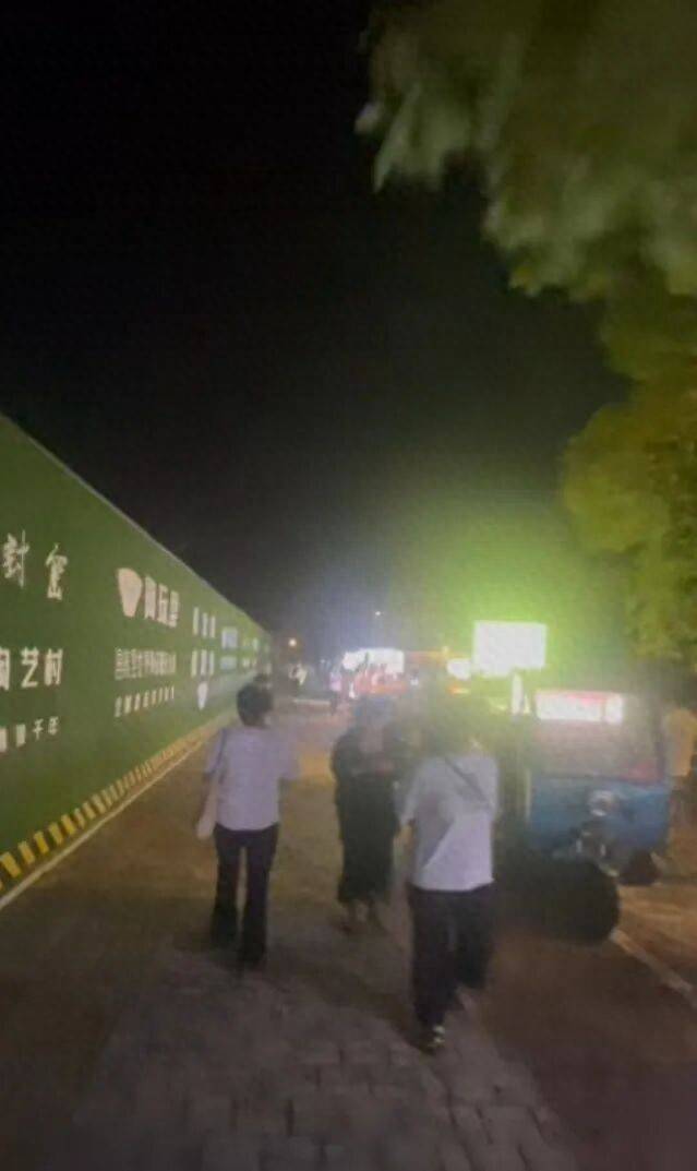 长假尾声！江西“鸡排大道”人流量减少超6成<strong></p>
<p>加密货币概念股</strong>，“鸡排哥”提前下班