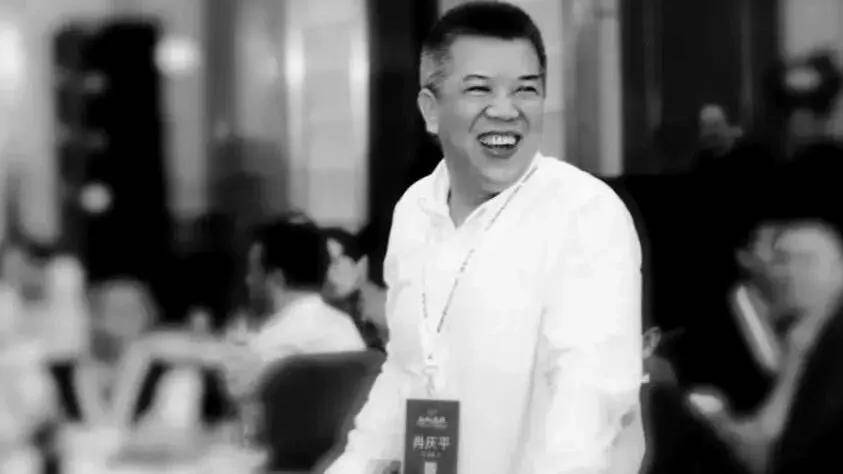 传宗馥莉被带走<strong></p>
<p>加密货币概念股</strong>，娃哈哈董事会成员回应；资深天使投资人因车祸不幸离世；微信灰度测试一次性撤回全部消息；鸡排哥疑似成立工作室丨邦早报