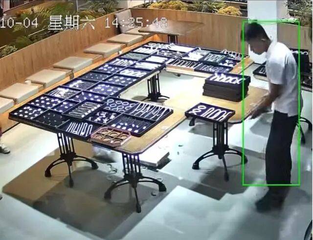 苏州一20岁店员不小心摔碎一盒玉镯损失百万<strong></p>
<p>瑞波币今日行情</strong>，老板未要赔偿安慰小伙别有压力