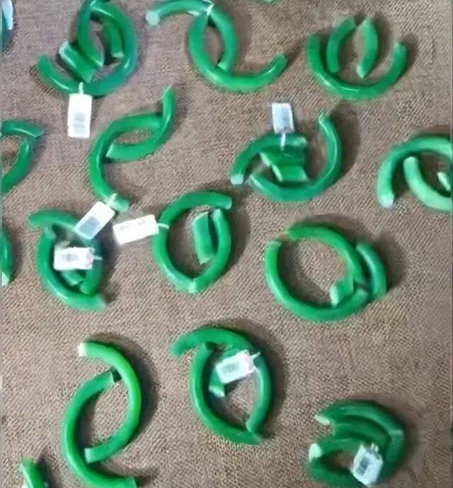 苏州一20岁店员不小心摔碎一盒玉镯损失百万<strong></p>
<p>瑞波币今日行情</strong>，老板未要赔偿安慰小伙别有压力