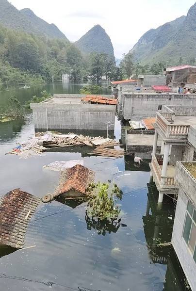 百色多个村庄被困水中已超半月<strong></p>
<p>瑞波币</strong>，长涝难退为何重演？
