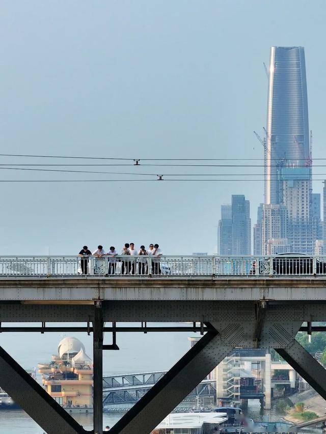 今天是她68岁生日<strong></p>
<p>瑞波币</strong>，武汉人：不准退休！