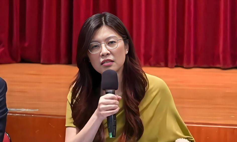郑丽文高喊“我是中国人”<strong></p>
<p>瑞波币今日价格</strong>，但她手里的国民党机会已经不多了