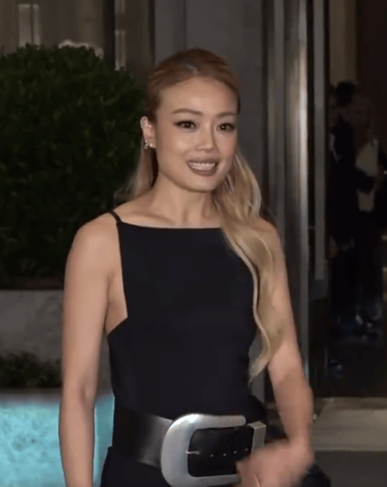 容祖儿回应与成龙误会<strong></p>
<p>瑞波币今日价格行情</strong>!称成龙摸其后背争议是捕风捉影:我完全没感觉