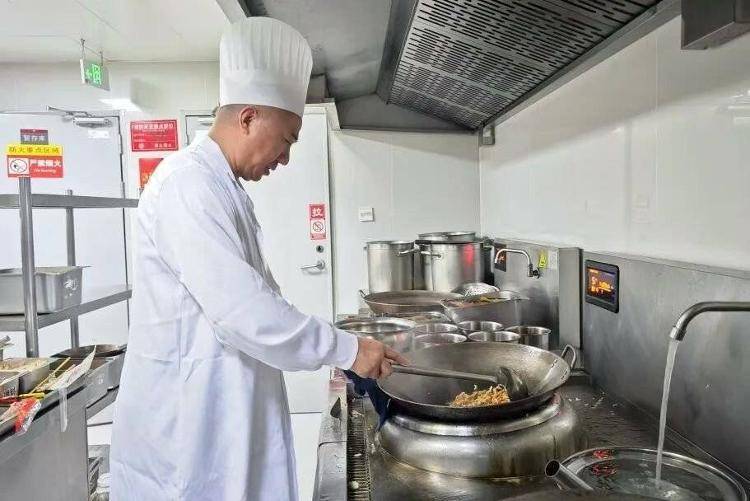 国铁成都局推出17元高铁盒饭:门店现炒<strong></p>
<p>瑞波币今日价格行情</strong>,送餐到座