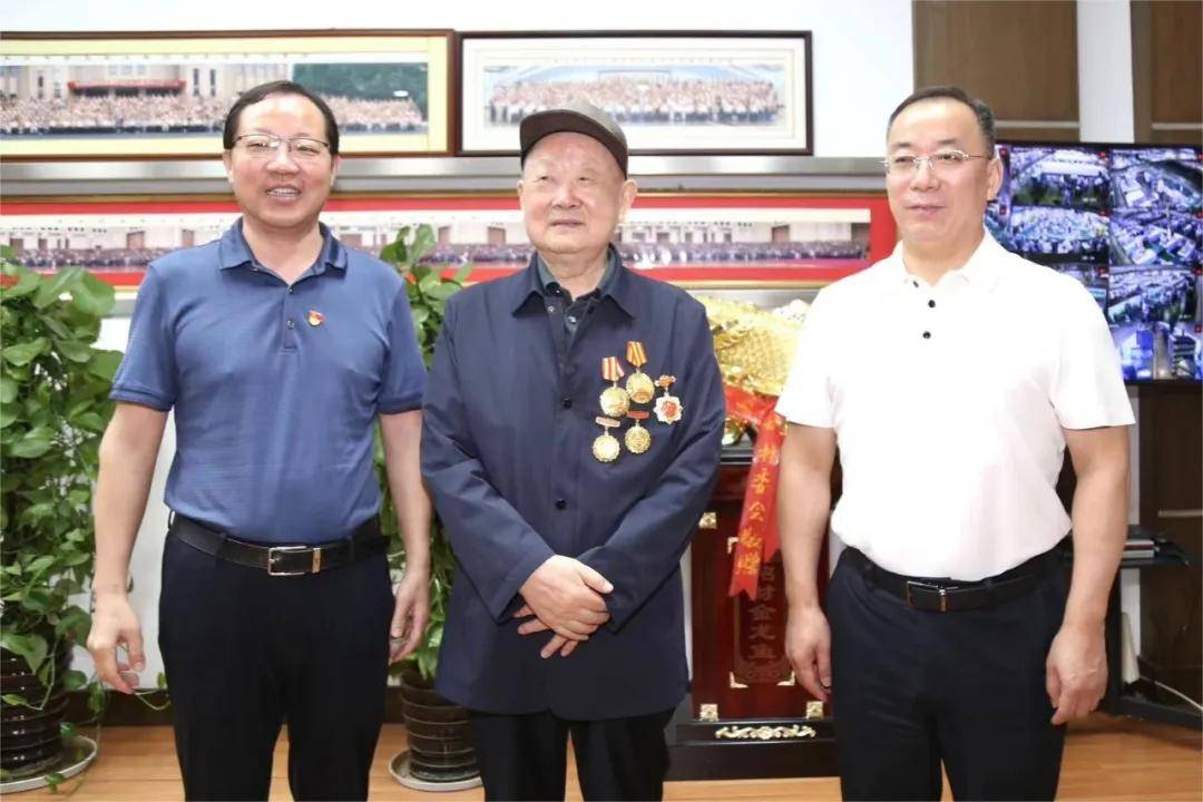 一代传奇苏商谢幕:镇江放牛娃做出370亿元市值公司;儿子早已接班<strong></p>
<p>瑞波币今日行情价</strong>,闯入特斯拉核心供应链