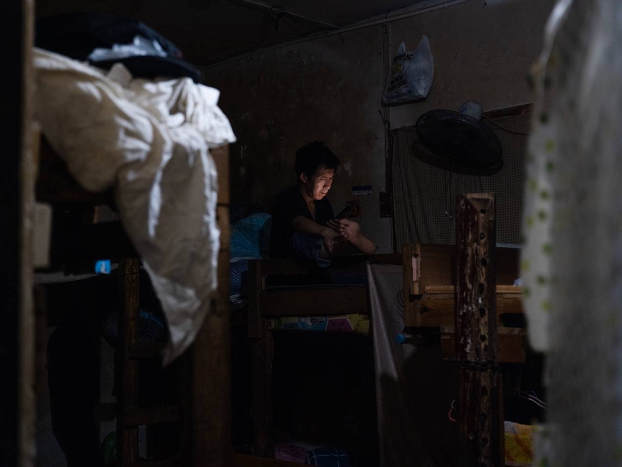 <strong></p>
<p>瑞波币今日行情价</strong>他们挤在8元一晚的旅店 几百人抢一个活