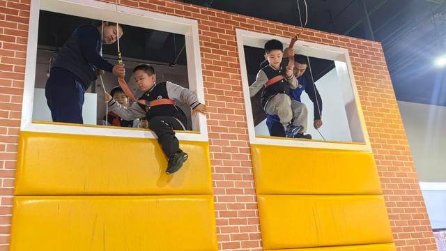 “泉民消防<strong></p>
<p>瑞波币价格</strong>,生命至上”山东师范大学附属小学2024级7班雏鹰小队活动举行