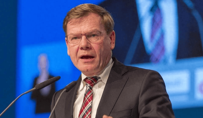 默克尔预言成真！外长取消访华，德国国内声音变了，中方这次不客气了，默茨火速对华做出保证