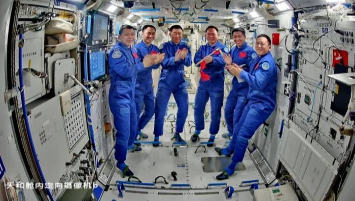 疑似遭空间微小碎片撞击<strong></p>
<p>泰达币</strong>,神舟二十号返回任务将推迟进行