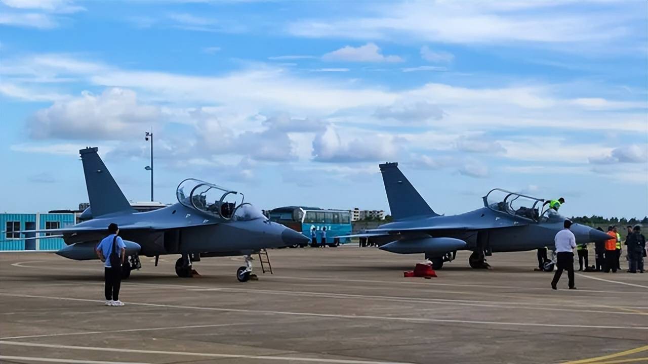 歼-35青春版<strong></p>
<p>泰达币</strong>?076专用舰载机?新机“超级小黄蜂”究竟是干嘛的?