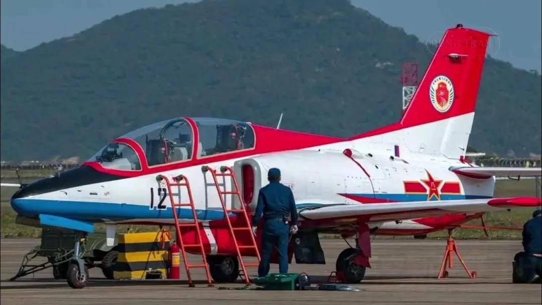 歼-35青春版<strong></p>
<p>泰达币</strong>?076专用舰载机?新机“超级小黄蜂”究竟是干嘛的?