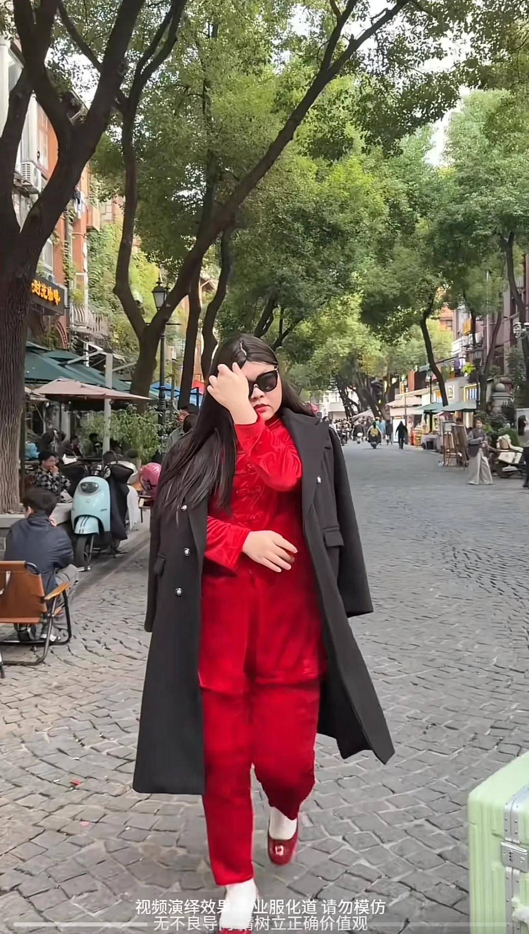 李湘气得翻出了瘦瘦的照片……她年轻时确实是仙女啊<strong></p>
<p>usdt泰达币</strong>!