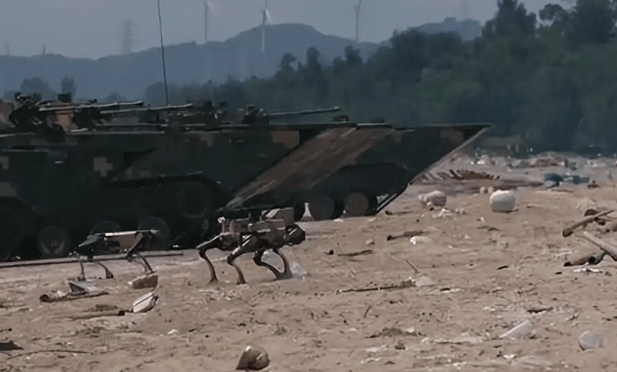 解放军“机器狼”投入台海<strong></p>
<p>泰达币官网</strong>,集群抢滩动作丝滑