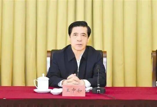 大搞权钱交易、权色交易<strong></p>
<p>aicoin官网</strong>!内蒙古自治区政协原党组副书记、副主席王中和被公诉