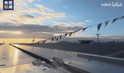 不是慢镜头!福建舰电磁弹射速度那么快,是怎么瞬间刹车的?