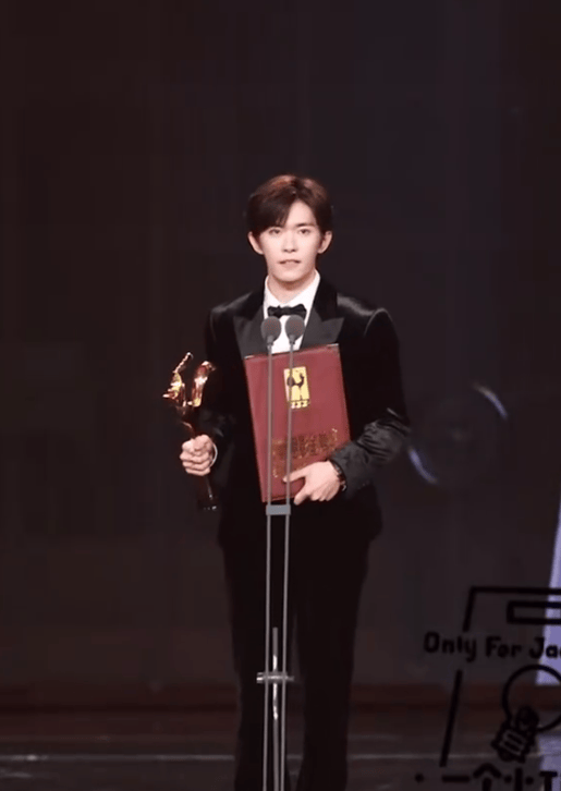 考古|惠英红自曝拿奖后谈百倍涨薪!拍打戏至残疾阑尾手术后7天复工<strong></p>
<p>binance</strong>,她的人生是拼出来的