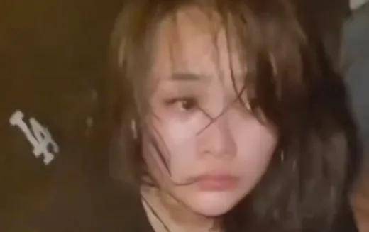 柬埔寨记者涉嫌骚扰劫狱女嫌犯:现场发表不雅言论并用手触碰其脸颊<strong></p>
<p>币安binance官网</strong>,被吊销记者证